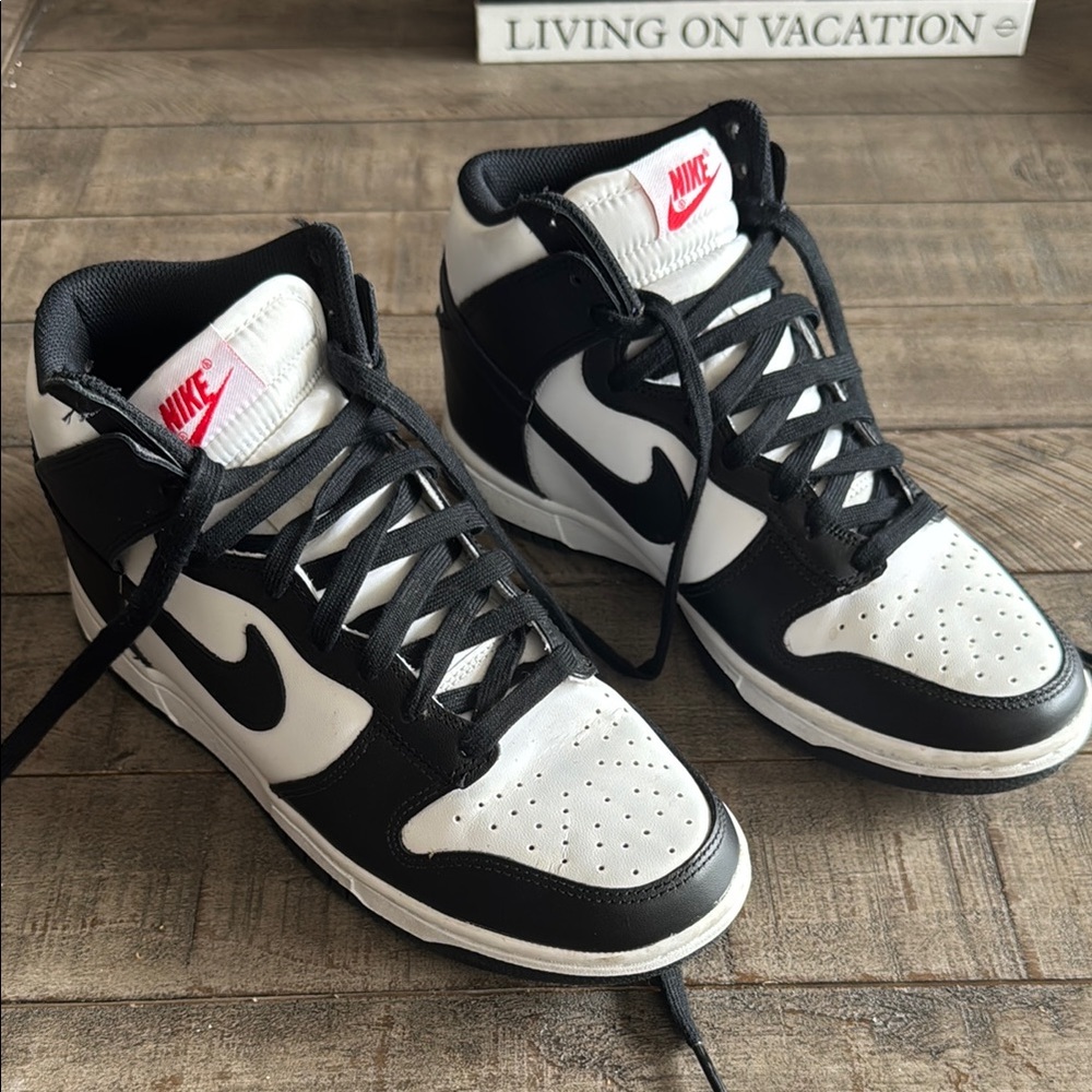Nike women’s Black and White panda High-Top Sneakers